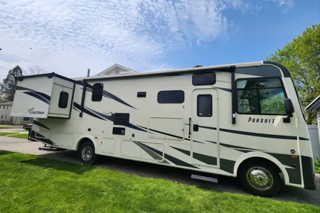 Jenalee's Coachmen Pursuit Class A