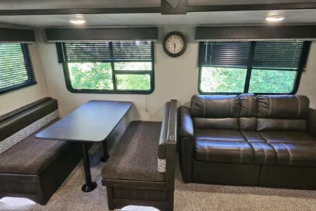 Richard's 2019 Keystone Springdale 30 foot (Bring the group)