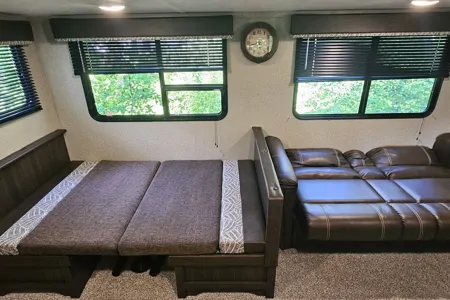 Richard's 2019 Keystone Springdale 30 foot (Bring the group)