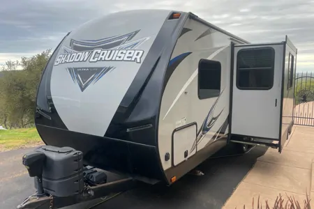 Spacious Clean 27.7' Travel Trailer w/ slide-out