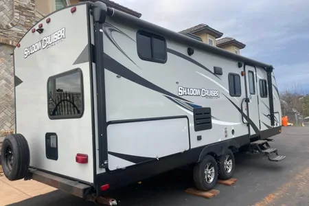 Spacious Clean 27.7' Travel Trailer w/ slide-out