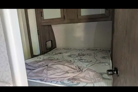 Salem Forest River 32BHDS Travel Trailer