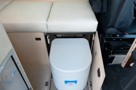 RVanity Sprinter 144 High Roof AWD: Go anywhere in comfort and safety