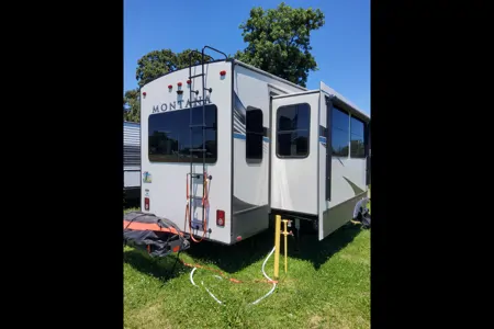 David 's Keystone Montana 3231CK Fifth Wheel