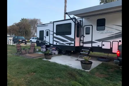 Ramiro's Keystone Impact Fuzion 267 Toy Hauler