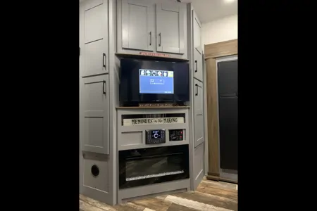 Ramiro's Keystone Impact Fuzion 267 Toy Hauler