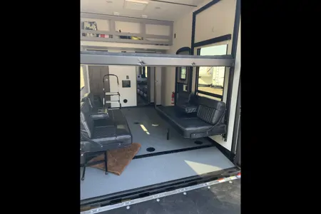 Ramiro's Keystone Impact Fuzion 267 Toy Hauler