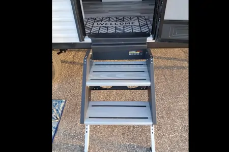 2025 Jayco Jay Flight SLX 210 QB Travel Trailer (Couples or Small Families Trailer)