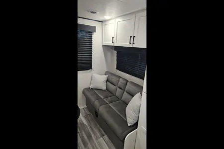 2025 Jayco Jay Flight SLX 210 QB Travel Trailer (Couples or Small Families Trailer)