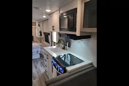 2025 Jayco Jay Flight SLX 210 QB Travel Trailer (Couples or Small Families Trailer)