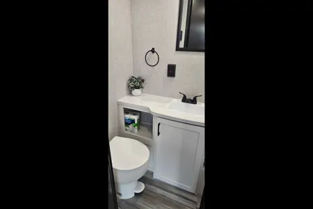 2025 Jayco Jay Flight SLX 210 QB Travel Trailer (Couples or Small Families Trailer)