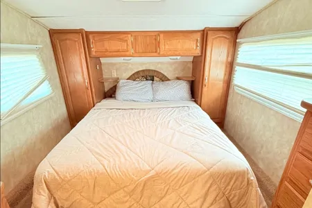 Canyon Cruiser Charlie - Adventure-ready fifth wheel Trailer
