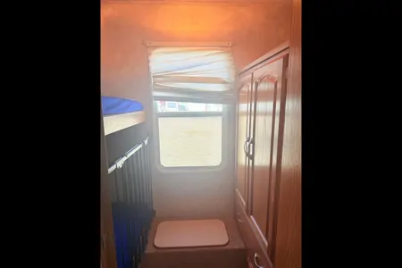 Canyon Cruiser Charlie - Adventure-ready fifth wheel Trailer