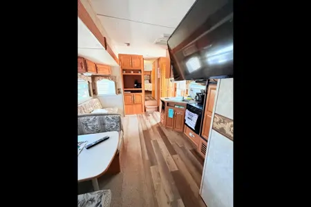 Canyon Cruiser Charlie - Adventure-ready fifth wheel Trailer