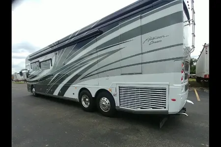 Somporn's American Coach American dream 45A Class A