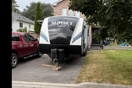 Darryl and Tieran’s Crossroads 250rk Travel Trailer
