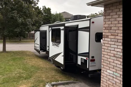 Darryl and Tieran’s Crossroads 250rk Travel Trailer
