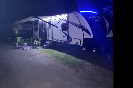 Darryl and Tieran’s Crossroads 250rk Travel Trailer