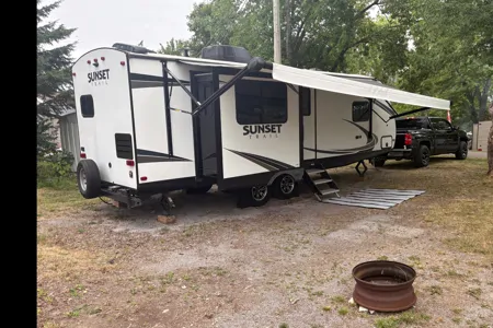 Darryl and Tieran’s Crossroads 250rk Travel Trailer