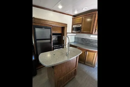 Walter's Heartland North Peak Fifth Wheel