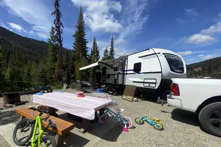 Zach's Venture Sporttrek Travel Trailer