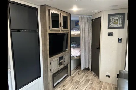 Zach's Venture Sporttrek Travel Trailer