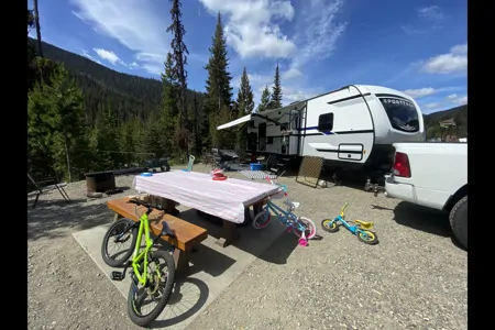 Zach's Venture Sporttrek Travel Trailer