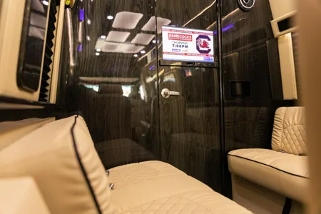Exclusive Luxury Executive Coach Class B