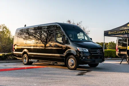 Exclusive Luxury Executive Coach Class B