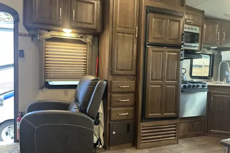 Island Cougar Fifth Wheel