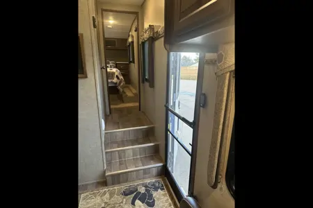 Island Cougar Fifth Wheel