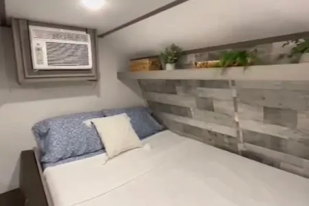 Gianco's Coleman Lantern LT 17B Travel Trailer