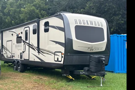 Jonathan's Forest River Rockwood ultra lite Travel Trailer
