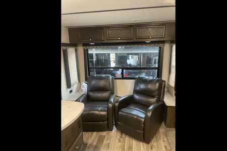 KJ's Jayco Starcraft Autumn Ridge Travel Trailer