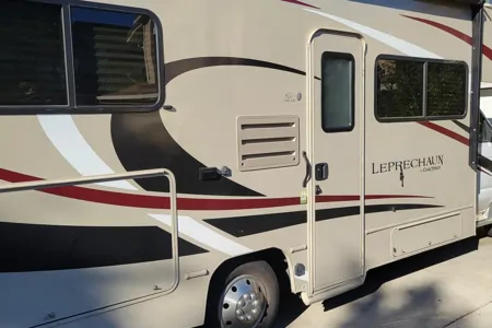 Kevin's Coachmen Leprechaun 230CB Class C