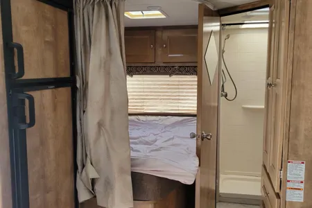 Kevin's Coachmen Leprechaun 230CB Class C