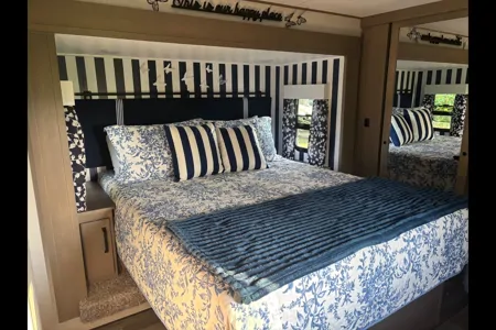 Pristine 2025 Grand Design Reflection 337 Fifth Wheel