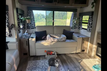 Pristine 2025 Grand Design Reflection 337 Fifth Wheel