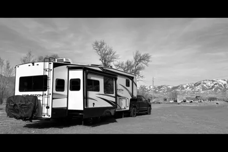 Pristine 2025 Grand Design Reflection 337 Fifth Wheel