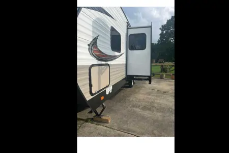 Brett's Starcraft Autumn Ridge Outfitter Travel Trailer
