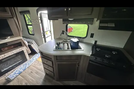 Brett's Starcraft Autumn Ridge Outfitter Travel Trailer