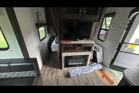 Brett's Starcraft Autumn Ridge Outfitter Travel Trailer