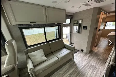 Spacious, modern, home on wheels for 6.