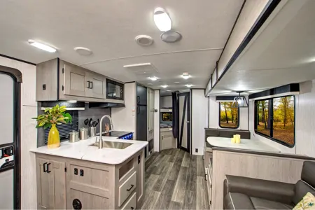Stunning Heartland MALLARD M26 Travel Trailer