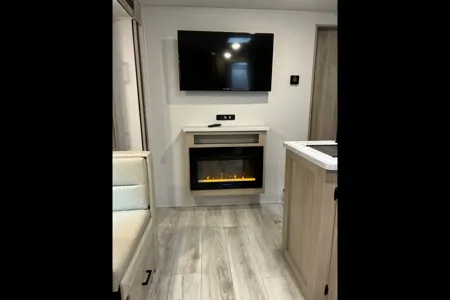 Emily's Forest River Della Terra 241BH Travel Trailer