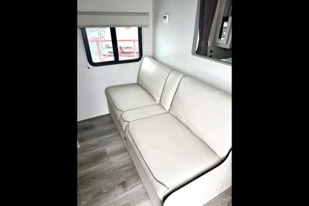Lisa's Coachmen Catalina 261BH Travel Trailer