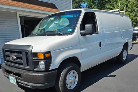 CAMPHA COUPLE Ford E250 Stealth Campervan