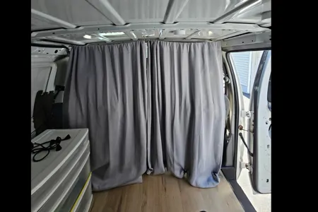 CAMPHA COUPLE Ford E250 Stealth Campervan