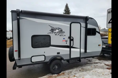 Lightweight SUV towable travel trailer