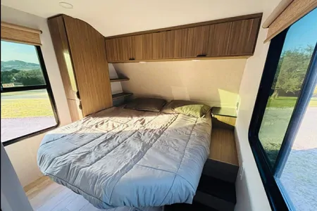 THE VIEW - a family-friendly trailer (even for toddlers and pets!) with panoramic windows